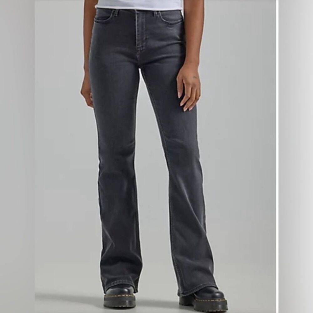Wrangler High Rise Fierce Flare Washed Black Jeans Pants Womens Size 10 x 32 NWT